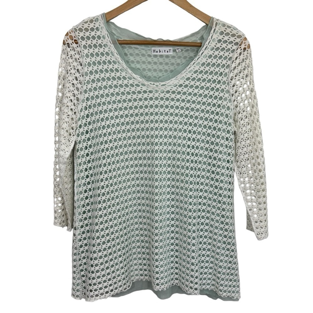 Habitat Perforated Half Sleeve Top Womens M White Blue Unique Shirt Casual EUC